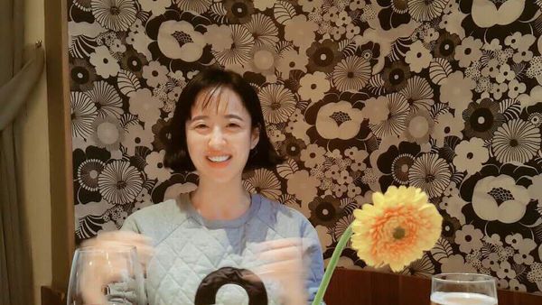 Intip Gaya Kim Min Jung The Devil Judge Saat Ngopi di Kafe!