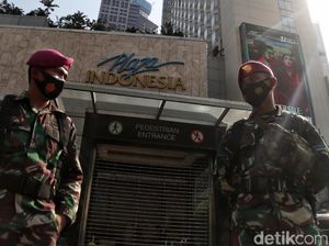 Marinir TNI AL Jaga Ketat Pusat Perbelanjaan Jakarta