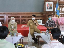 PPKM Darurat Diterapkan, Pedagang Kaki Lima di Kebumen Dapat Bansos