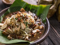 Ketoprak dan Kupat Tahu Serupa Tapi Tak Sama, Ini Bedanya