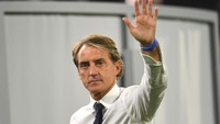 Sementara, Roberto Mancini dan Lionel Scaloni membawa timnas besutan mereka juara. Mancini mengantarkan Italia juara Euro 2020. (Getty Images/Andreas Geber - Pool)
