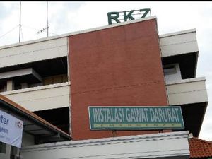 Pasien Overload, IGD RKZ Surabaya Lockdown Pasien Overload, IGD RKZ Surabaya Lockdown
