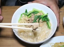 23 Tahun Kerja di Resto Bakmi Terkenal, Pria Ini Sekarang Buka Warung Sendiri