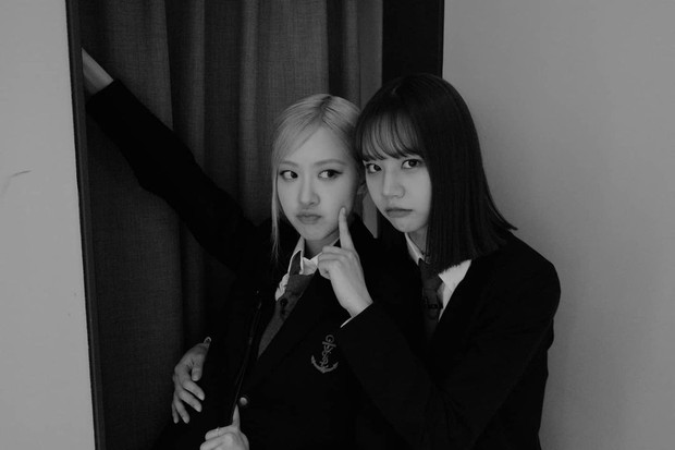 Menurut ramalan zodiak, persahabatan ini juga berjalan dua arah, Aries yang berani akan membantu teman Libra mereka yang santai membuat keputusan dan melakukannya.