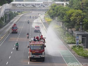 Pro-Kontra Semprot Disinfektan di Jalan yang Disebut Pakar AS Sia-sia Pro-Kontra Semprot Disinfektan di Jalan yang Disebut Pakar AS Sia-sia