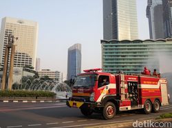 Cegah Penyebaran Corona, Jalanan Ibu Kota Disemprot Disinfektan