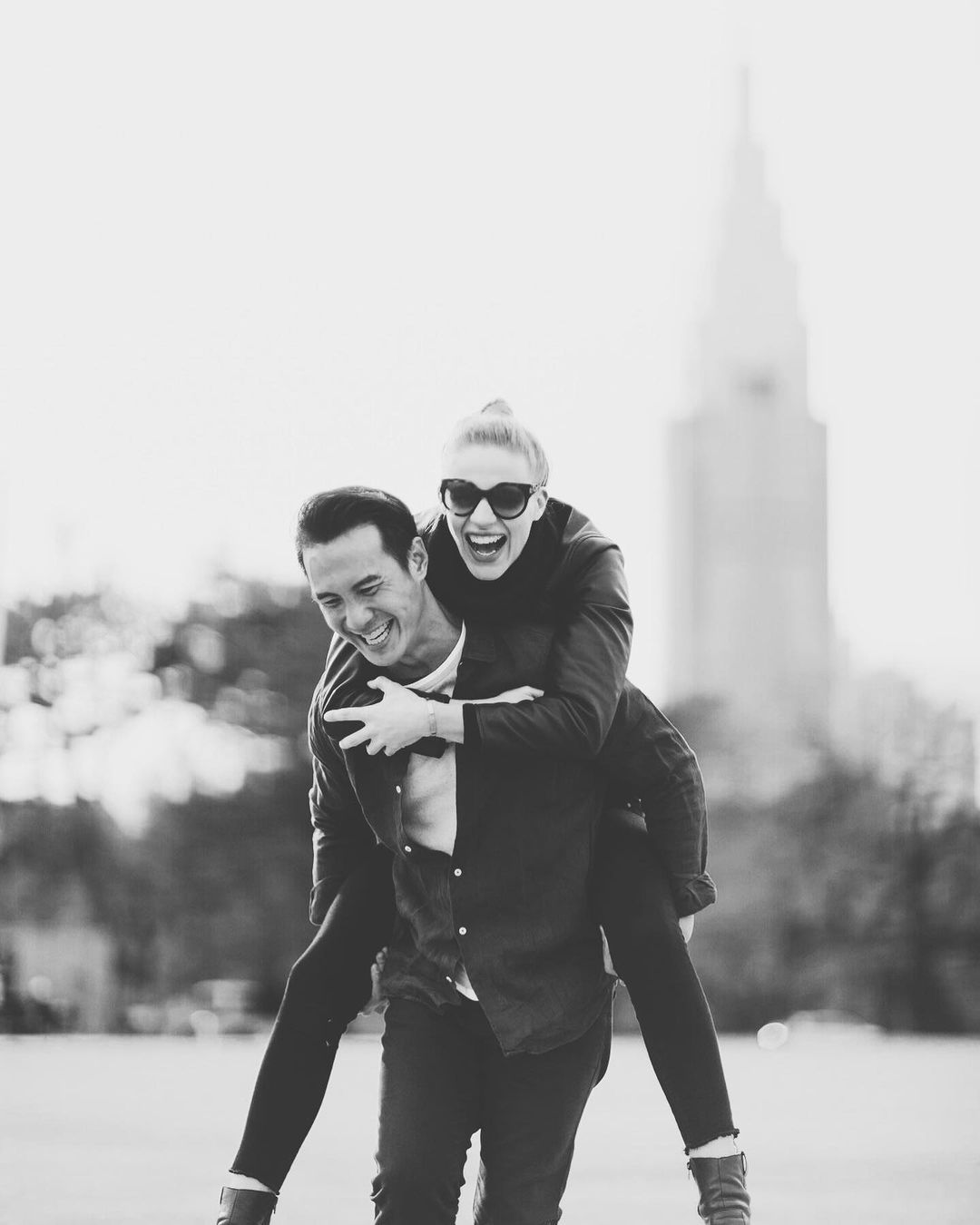 Daniel Mananta dan istrinya