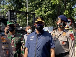 Anies-Pangdam-Kapolda Cek Penyekatan PPKM Darurat di Lenteng Agung