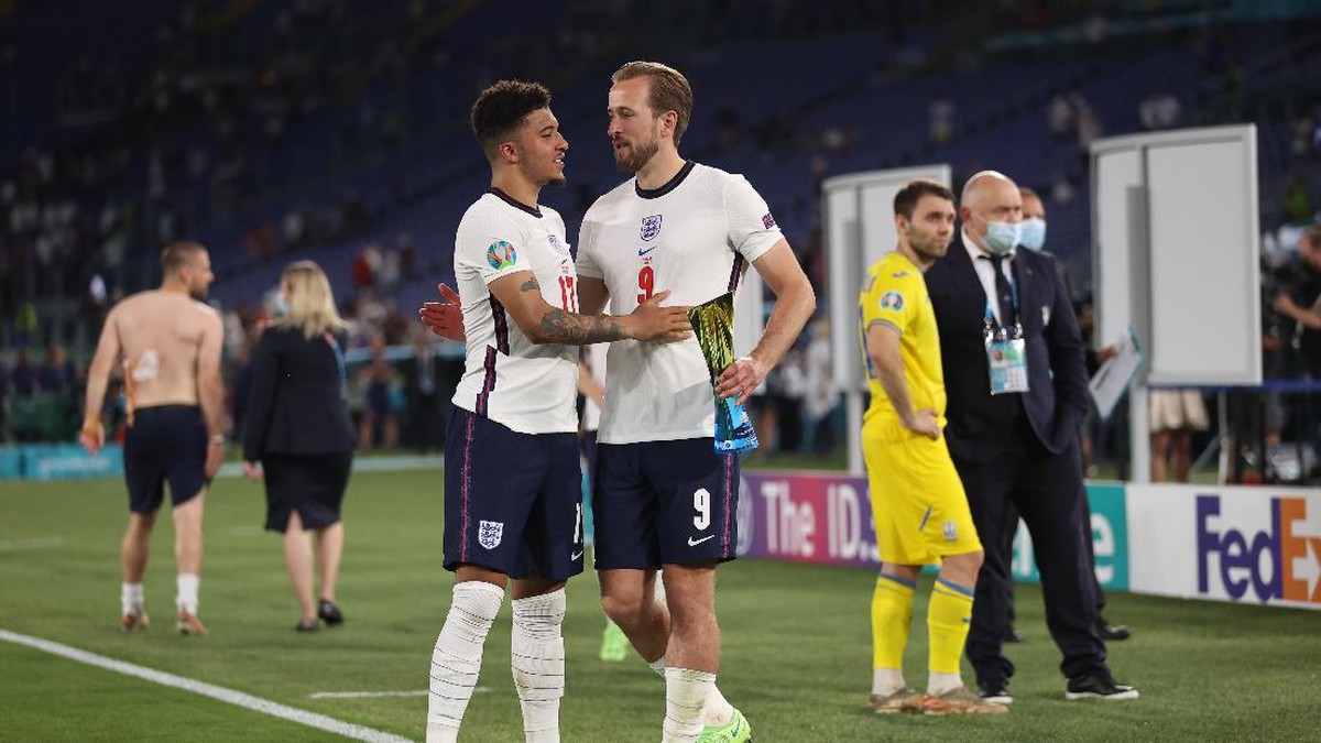 Jadon Sancho dan Harry Kane. Foto: AP/Lars Baron