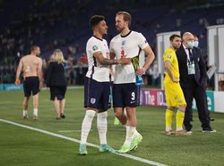Inggris vs Denmark: Siapa Temani Kane dan Sterling di Depan?