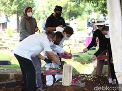 Dunia Hiburan Dirundung Duka Karena COVID-19