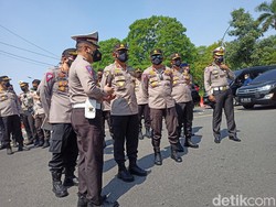 Kabaharkam Cek Penyekatan Bundaran Waru: Bukan Menyengsarakan Tapi Melindungi