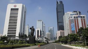 Lengangnya Jalanan Ibu Kota di Akhir Pekan Saat PPKM Darurat