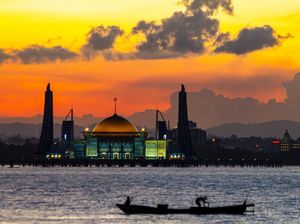 Masya Allah! Cantiknya Masjid Terapung Al-Alam