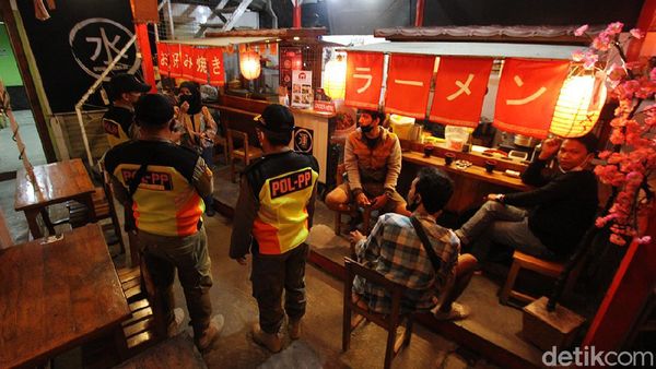 Pantau Pelaksanaan PPKM Darurat, Satpol PP-Dishub Patroli di Solo
