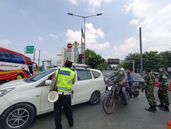Ada Penyekatan di Daan Mogot Jakbar, Kendaraan Diputar Balik ke Tangerang