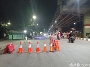 Penyekatan di Kalimalang Lengang, Ternyata Begini Cara Warga ke Jakarta Penyekatan di Kalimalang Lengang, Ternyata Begini Cara Warga ke Jakarta