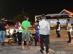 Malam PPKM Darurat Kota Pasuruan, Makan di Warung Dibubarkan-Motor Ditilang
