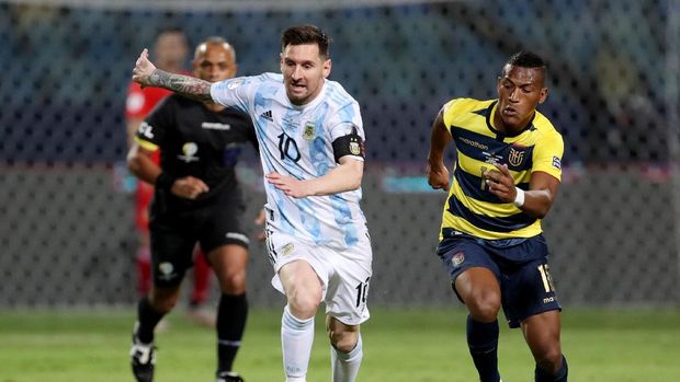 Soccer Football - Copa America 2021 - Quarter Final - Argentina v Ecuador - Estadio Olimpico, Goiania, Brazil - July 3, 2021 Argentina's Lionel Messi in action REUTERS/Amanda Perobelli