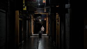 Sunyi Sepi Pasar Beringharjo di Kala PPKM Darurat