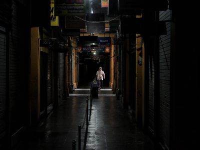 Sunyi Sepi Pasar Beringharjo di Kala PPKM Darurat