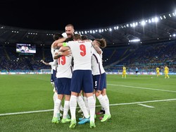 Suka Cita Suporter Inggris usai Tiga Singa ke Semifinal Euro 2020