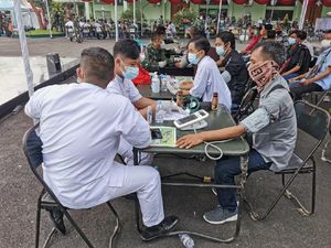 Bangkit dari Pandemi, 300 Ribu Warga Jatim Ditarget Divaksin Dalam Sehari