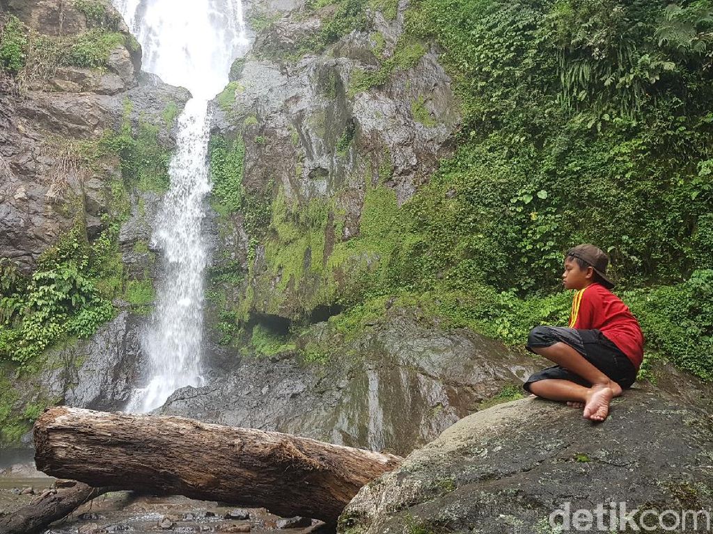 Foto: Air Terjun di Mamasa yang Cantik tapi Tersembunyi Foto: Air Terjun di Mamasa yang Cantik tapi Tersembunyi