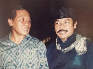 Kisah Harmoko di Dunia Seni, Sahabat Karib Benyamin Sueb!