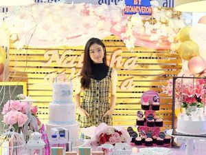Cantiknya Natasha Wilona Saat Dapat Kue Ultah dan Belajar Bikin Bakpia