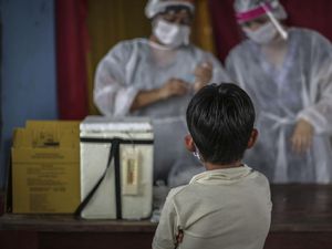Kasus Corona Anak Meningkat: Gejala-Vaksinasi Dikebut Kasus Corona Anak Meningkat: Gejala-Vaksinasi Dikebut