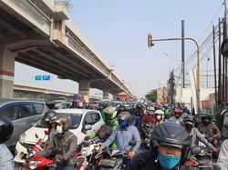Pimpinan Komisi V Cemas Macet Penyekatan PPKM Darurat Tularkan COVID