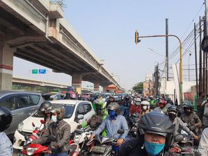 Pimpinan Komisi V Cemas Macet Penyekatan PPKM Darurat Tularkan COVID Pimpinan Komisi V Cemas Macet Penyekatan PPKM Darurat Tularkan COVID