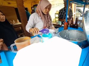 Inspiratif! Mantan Preman Terminal Kini Sukses jadi Juragan Bubur Ayam