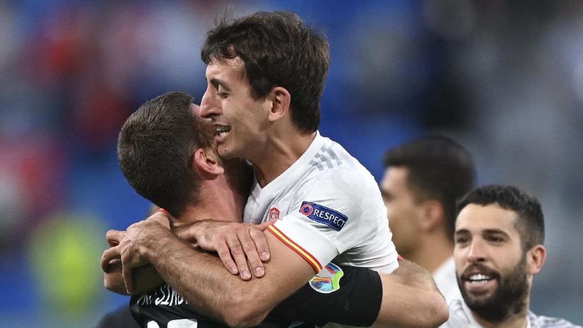 Mikel Oyarzabal yakin Spanyol bisa kalahkan Italia (AP/Kirill Kudryavtsev)