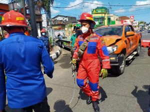 Mobil Pengawal Ambulans COVID-19 Yogya Tabrakan dengan Mobil Boks