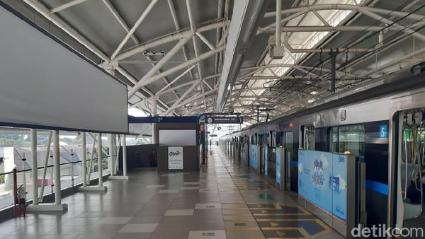 Serasa Kereta Milik Sendiri, Begini Sepinya MRT Hari Ini
