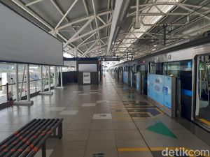 Serasa Kereta Milik Sendiri, Begini Sepinya MRT Hari Ini