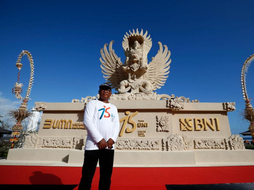 I Nyoman Sungada, Sosok di Balik Patung Pasir Replika Garuda Wisnu I Nyoman Sungada, Sosok di Balik Patung Pasir Replika Garuda Wisnu