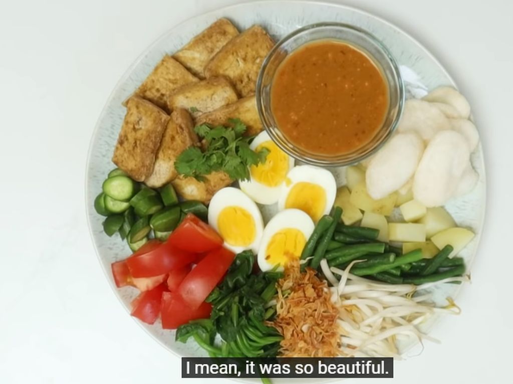 YouTuber Ini Bandingkan 3 Jenis Salad, Indonesia hingga Amerika