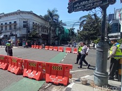 Mobilitas Warga Meningkat, Polisi Tutup Jalan di Bandung Lebih Awal