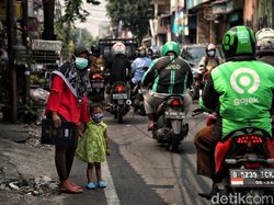 Dilema Pencari Nafkah Disuruh ke Kantor tapi Tertahan di Batas Kota