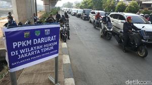 PPKM Ketat Jalan Kalimalang Macet