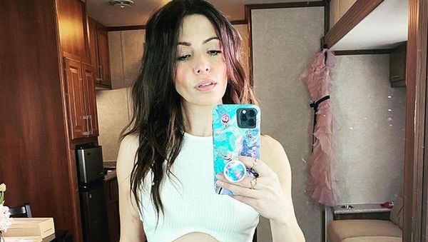 Foto: Mengenal Sarah Shahi, Bintang Sex/Life Keturunan Arab yang Jadi Sorotan