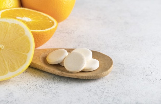 Rutin mengonsumsi vitamin C dapat membantu tingkatkan metabolisme dan bersihkan saluran pernapasan.