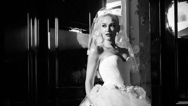 Foto: Gwen Stefani Menikah, Cantik Pakai Gaun Pengantin Vera Wang