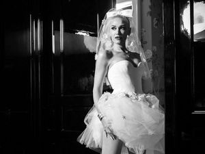 Foto: Gwen Stefani Menikah, Cantik Pakai Gaun Pengantin Vera Wang