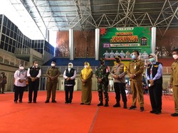 Gubernur Khofifah Pantau Vaksinasi di Gresik