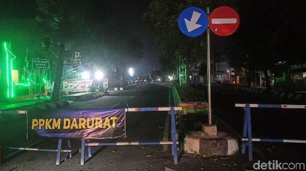 Jalan-jalan di Demak Gelap saat PPKM Darurat