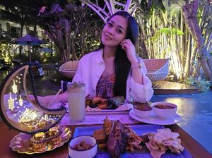 Makin Cantik, Gaya Gracia Indri Saat Floating Breakfast hingga Dinner Mewah